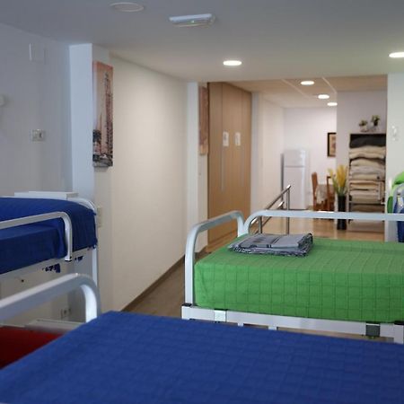 Albergue El Caminante Hostel Портомарин Екстериор снимка